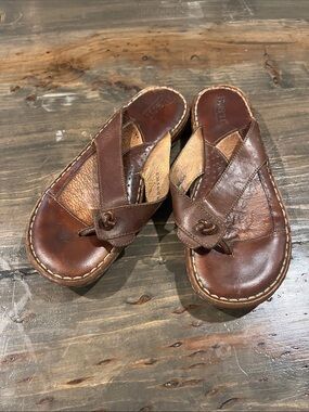 Born Brown Leather Thong Sandals